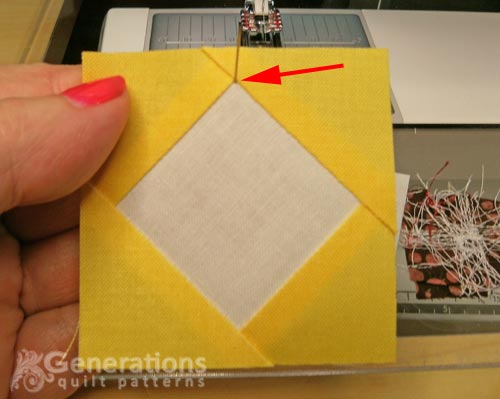 Pin to match the points of the SiaS to the seam in the sides Pin to match the points of the SiaS to the seam in the sides