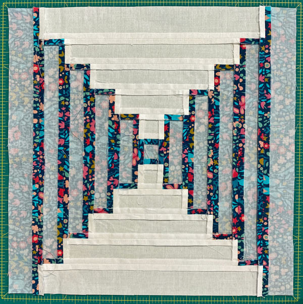 The back of the finished Courthouse Steps quilt block The back of the finished Courthouse Steps quilt block