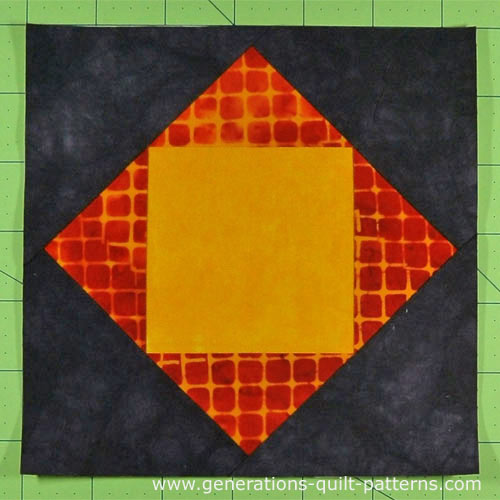 The finished Economy quilt block