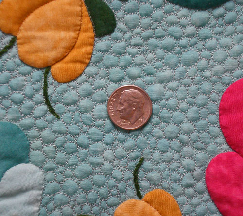 Free motion quilting pebbles