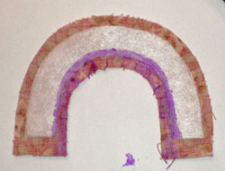 Glue the inside of the basket handle Glue the inside of the basket handle