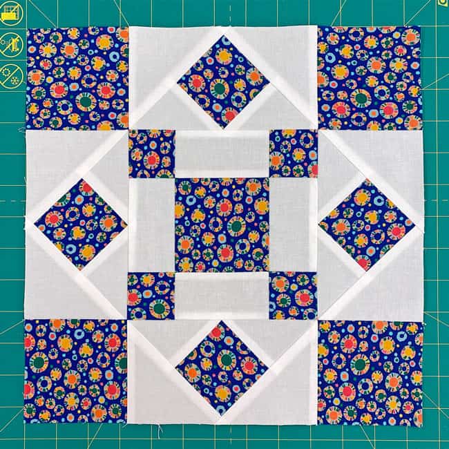 The finished sample Hull's Victory quilt block The finished sample Hull's Victory quilt block