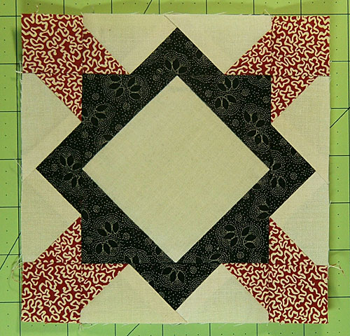 The Joyce's Mystery quilt block is finished The Joyce's Mystery quilt block is finished