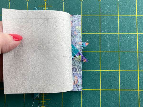 paper-pieced-flying-geese-pull-away-stitches.jpg paper-pieced-flying-geese-pull-away-stitches.jpg