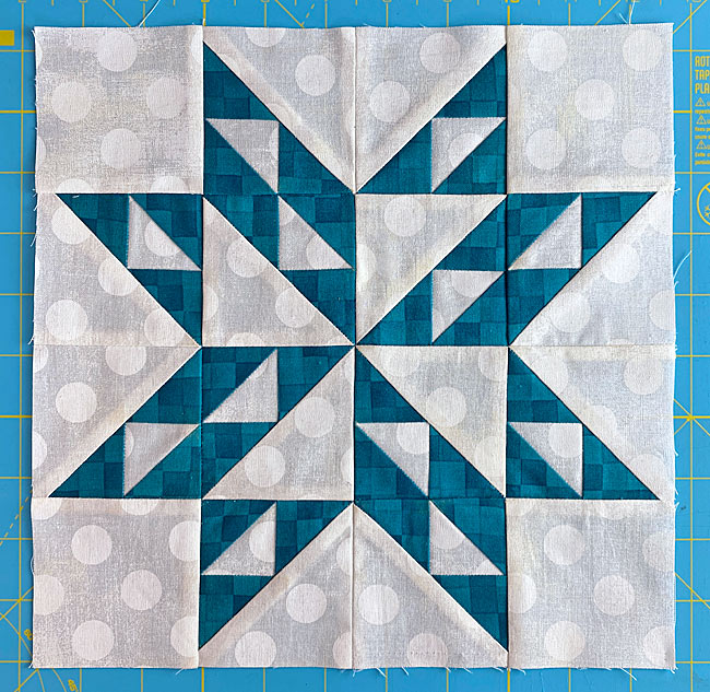 The finished Sparkling Star quilt block