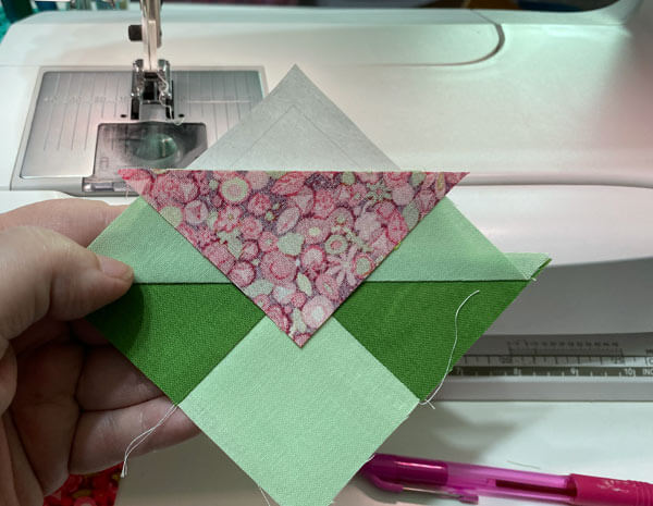 This is the first we see of the pretty flower fabric This is the first we see of the pretty flower fabric