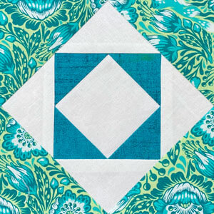 Click here to learn to make a Twelve Triangles quilt block in 5 sizes
